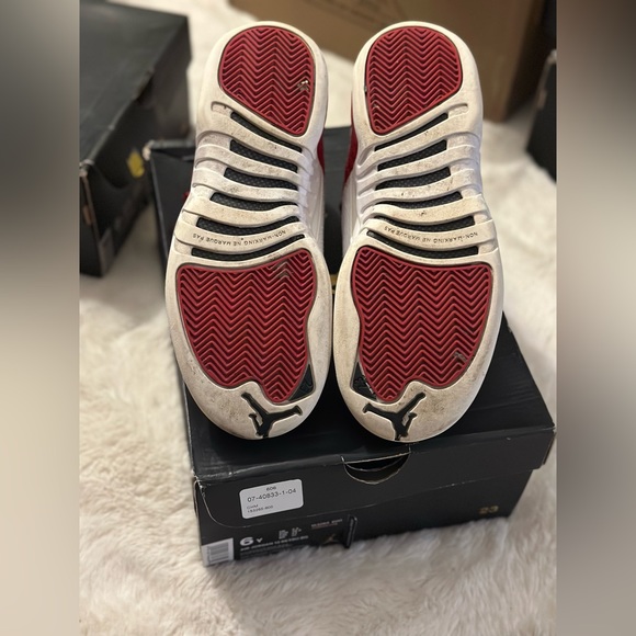 Jordan 12 gym red gs sz 6 - Picture 3 of 7
